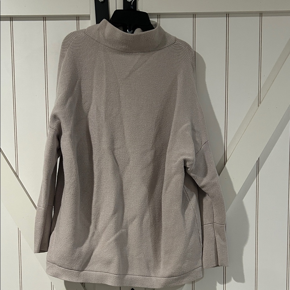 Elegant Gray Women's Sweater
